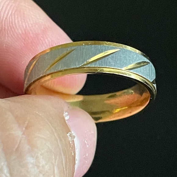 6mm gold silver stainless steel ring for men - Picture 9 of 10